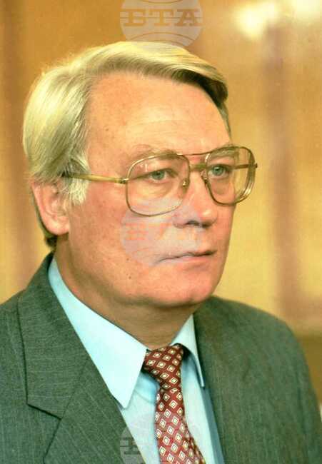 Иван Гайтанджиев – известен журналист и дългогодишен кореспондент на БТА в Токио, Пекин и Вашингтон, политик и дипломат, навършва 80 години