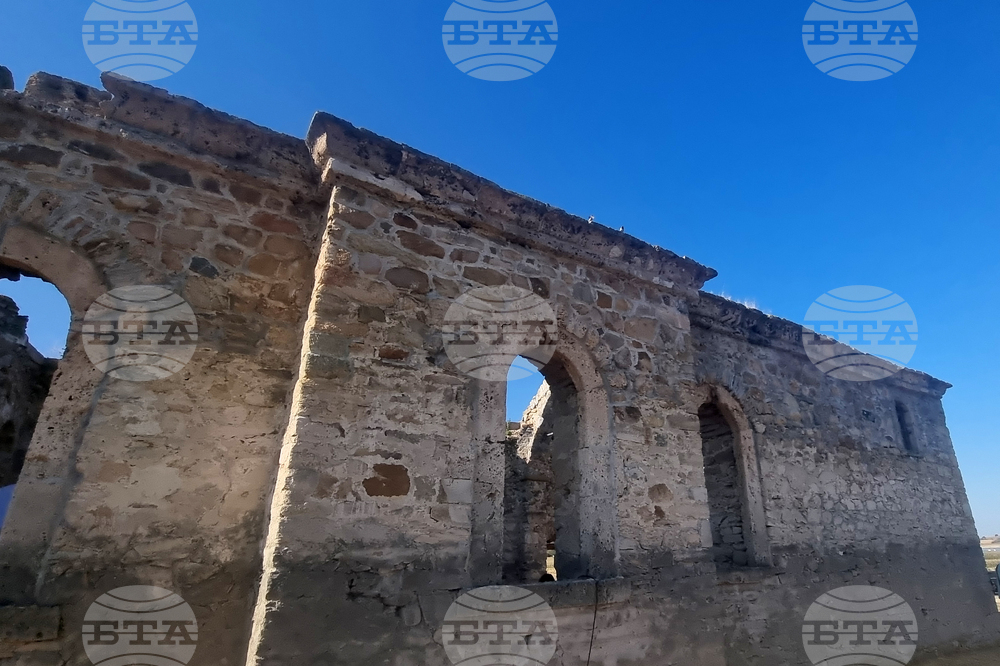 Село Запалня - митрополит Киприан - Потопената църква - литургия