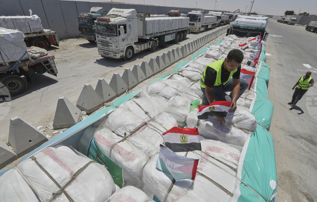 Граничният пункт Рафах в Газа ще бъде отворен отново в понеделник, съобщи палестинското посолство в Египет