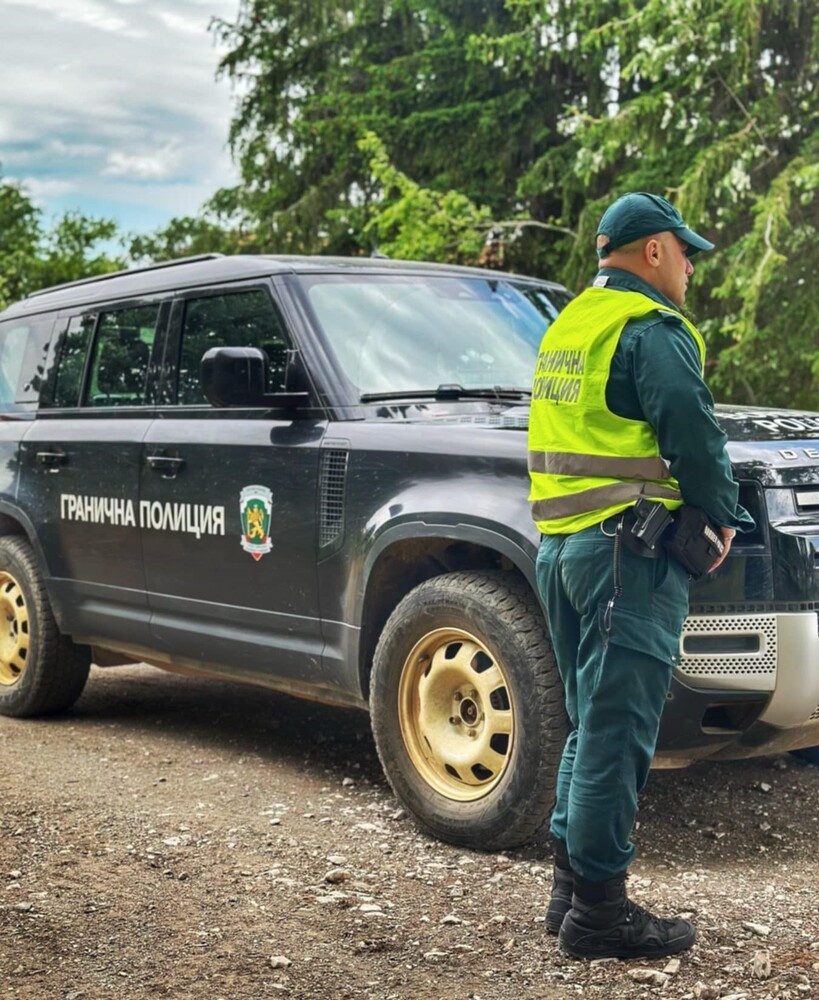 Border Police Detain Eight Migrants in the Sofia District of Ovcha Kupel