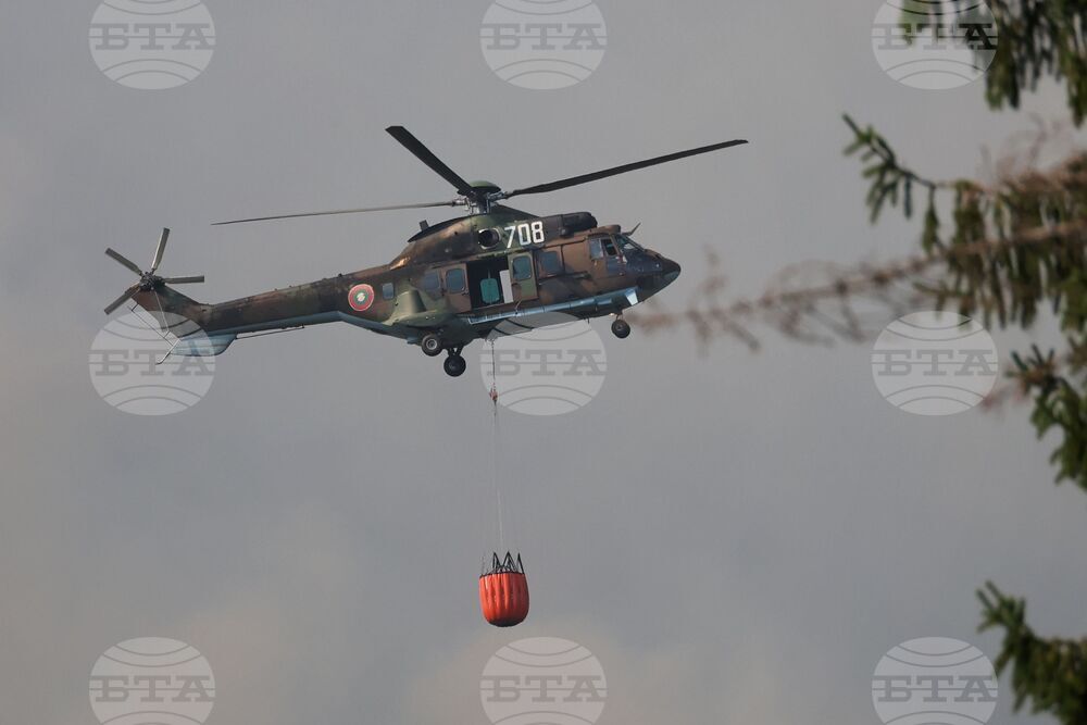 Военен вертолет „Кугър“ е пренасочен от пожара край Сунгурларе към този до село Сливово
