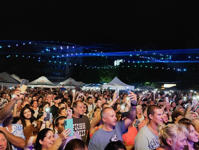 Каварна изпрати Седмицата на морето с пълен площад