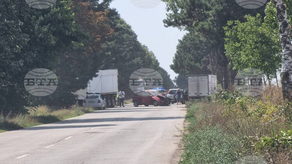 Катастрофа преди село Сенокос затруднява движението по пътя Добрич - Балчик