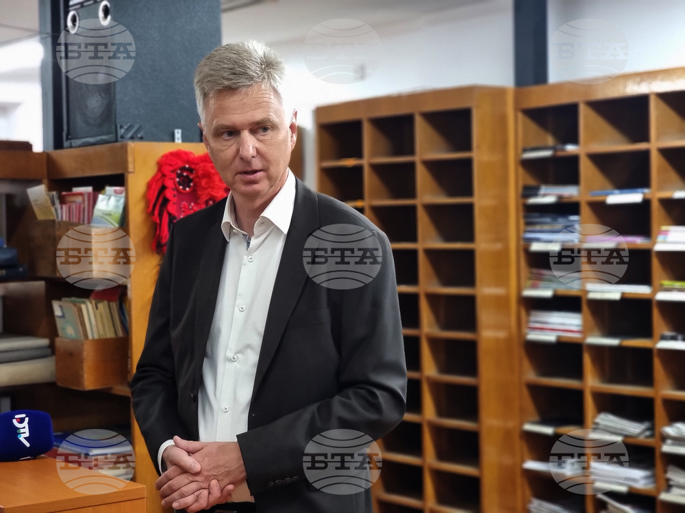 Ямбол - посланик на Кралство Дания Флеминг Стендер - книги - дарение