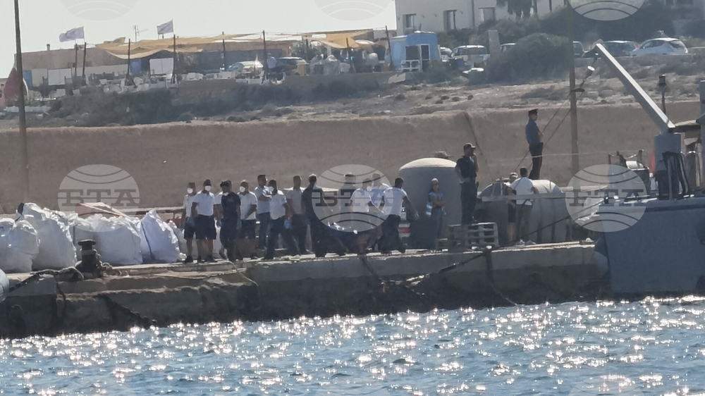 Три сестри от Судан на възраст между 9 и 17 години се удавиха при опит на мигранти да прекосят Средиземно море с гумена лодка