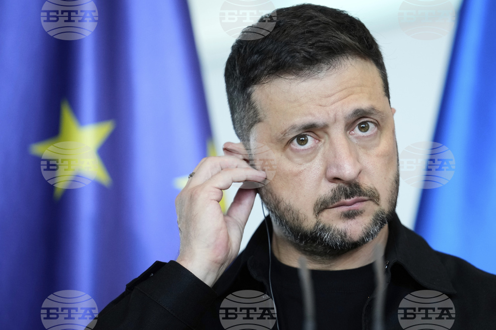 Русия продължава да атакува Украйна преди срещата със САЩ, заяви Зеленски, призовавайки отново за тристранен формат на преговорите