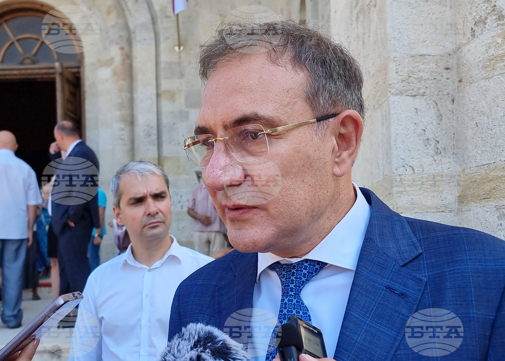 Работим майчинските за втората година да са около размера на минималната заплата, каза Борислав Гуцанов