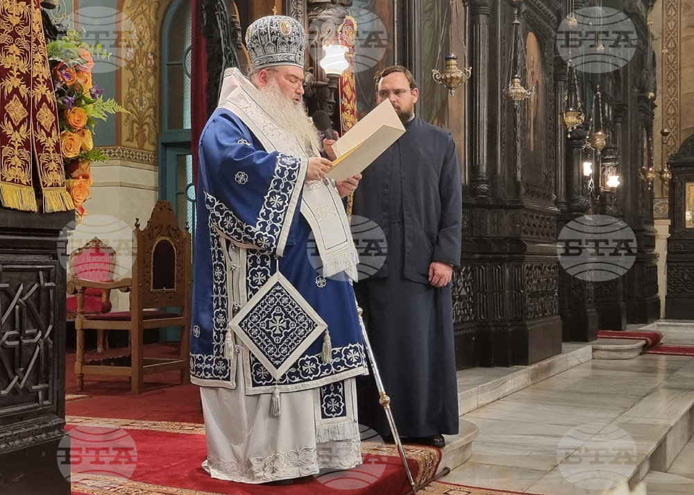 Света Богородица е благодетелка на цялата природа и причина за щедри Божии блага за човечеството, каза митрополит Йоан във Варна