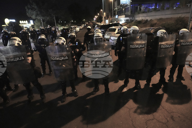 В Сърбия около 33 000 души протестираха в 49 населени места срещу антиправителствените блокади в страната