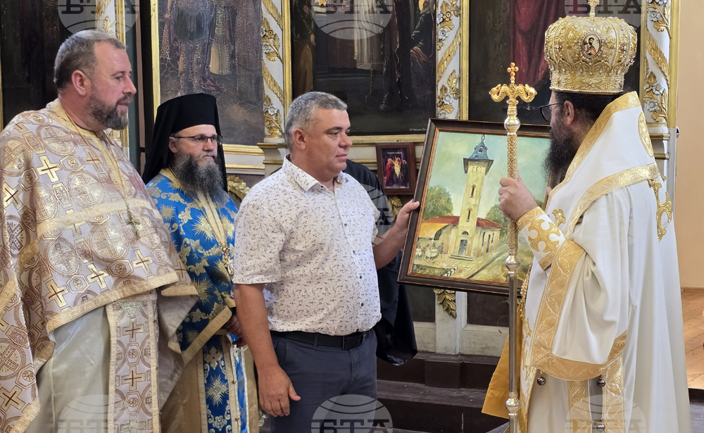 Ново село - храм „Успение Богородично“ - Видински митрополит Пахомий - света литургия