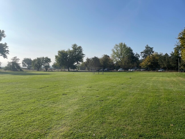 Община Свиленград спечели финансиране за проект „Подобряване условията на спорт на стадион „Бурденис”