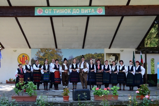 Националният фолклорен събор „От Тимок до Вита” в тетевенското село Черни Вит ще е сцена за 115 фолклорни състава от 49 населени места