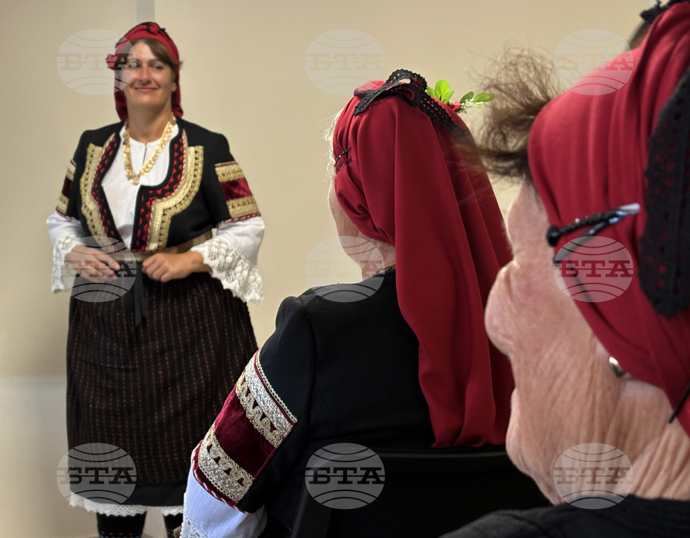 Самоков - заключителна конференция по проект "Опознай и съхрани българското - предай нататък. Пътят на зрънцето, шевицата и песента!"