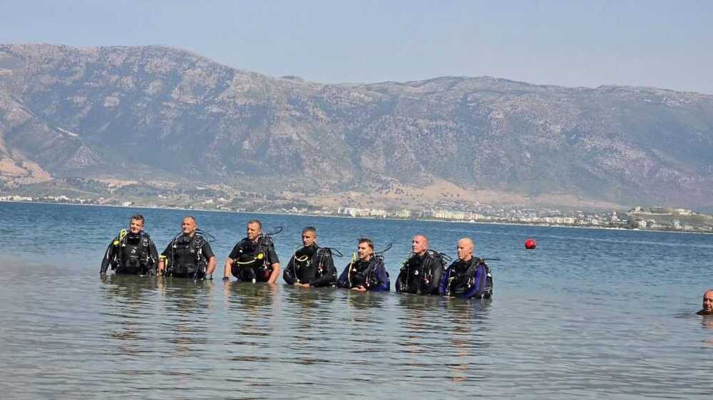 АТА: Водолазно звено на военноморските сили на Албания участва в учение в базата Пашалиман с колеги от Силите за сигурност на Косово