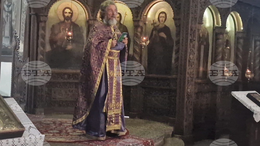За взаимното опрощение говори в проповедта си пред миряните архиерейският наместник на Търговищка духовна околия отец Славчо Проданов