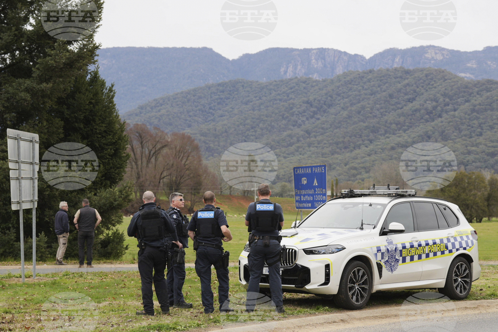 Двама полицаи в Австралия бяха застреляни от поддръжник на конспиративни теории, един е ранен
