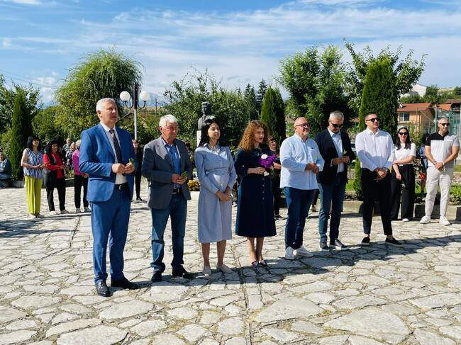 На тържествена церемония кметът на Община Разлог инж. Красимир Герчев даде старт на модернизацията на сградата на Народно читалище „Слънце 1938 г.“ в село Горно Драглище