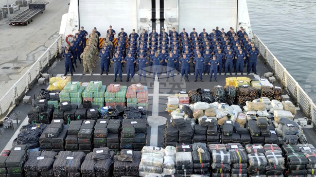 Пентагонът разкритикува прелитането на венецуелски самолети над американски кораб