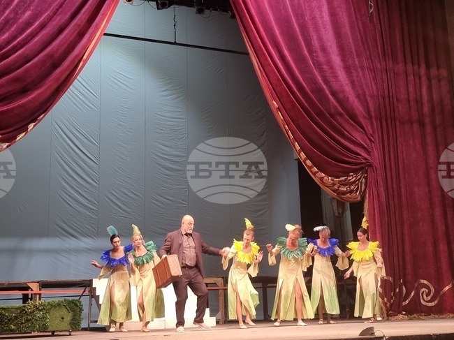 Според драматурга Юри Дачев „Бай Ганьо Европейски“ отговаря на въпросите кои сме, как се позиционираме в света и по какво се различаваме