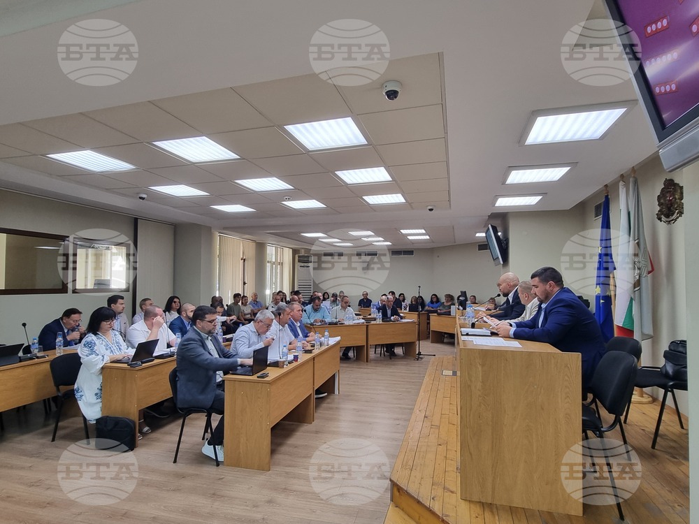 Повече от четири часа продължиха изслушванията в Общинския съвет на експерти и граждани за водната криза в Плевен