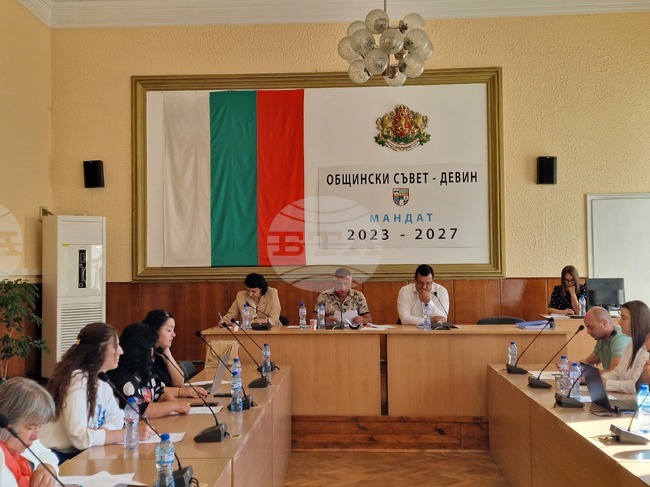 Общинските съветници в Девин одобриха структурата на училищата в общината, формиране на паралелки под норматива и дофинансиране на училища
