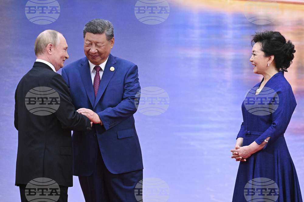 Си Цзинпин и Владимир Путин демонстрират единство срещу Запада на срещата на върха на ШОС