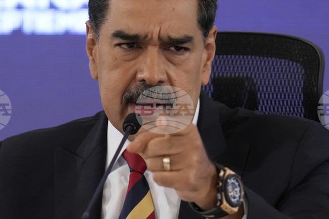 Мадуро твърди, че осем американски кораба с 1200 ракети и една подводница са взели на прицел неговата страна