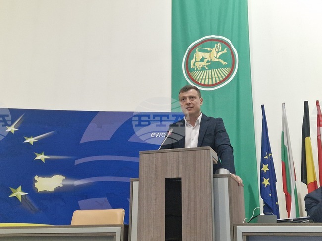 Според заместник-кмета на Стара Загора Светослав Колев няма спор за ползите, които ще получим при въвеждане на еврото