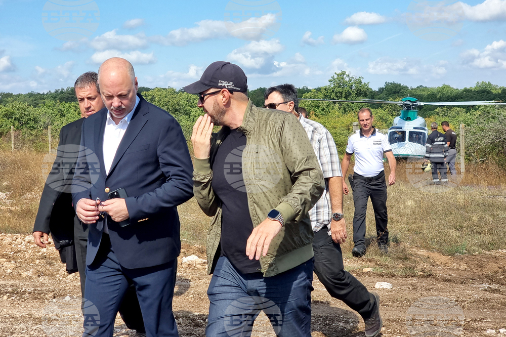 PM Attends Inauguration of New Surveillance System on Border with Turkiye, Urges Society to Respect Institutions