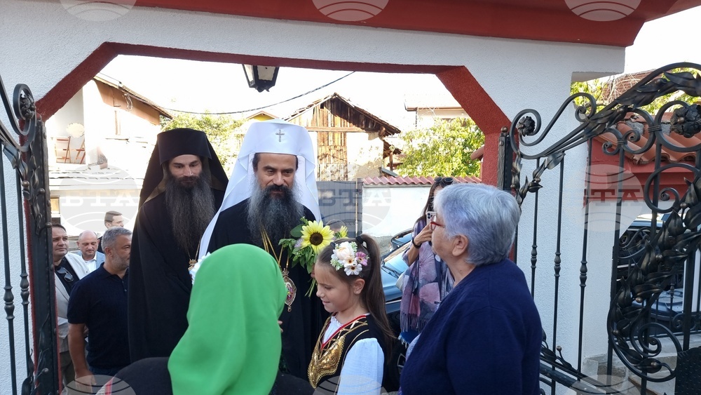 Сапарева баня - патриарх Даниил - литургия