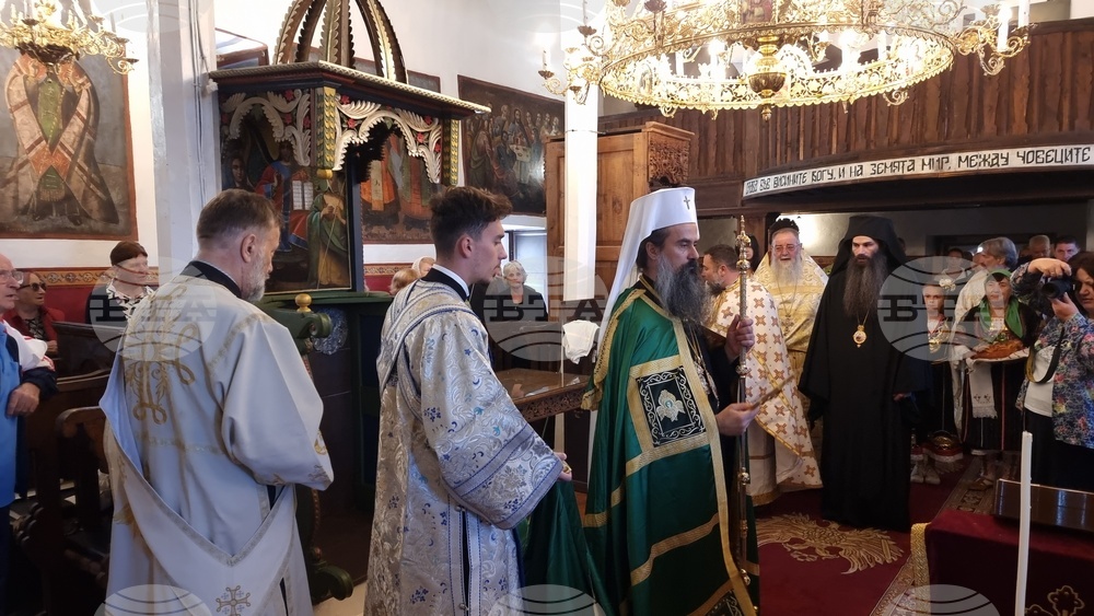 Сапарева баня - патриарх Даниил - литургия