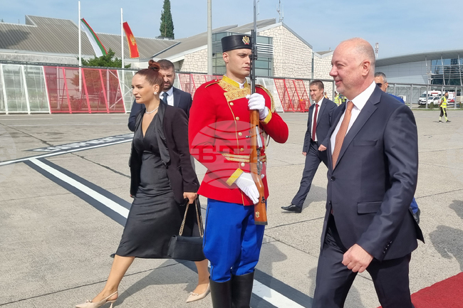 Премиерът Росен Желязков пристигна на официално посещение в Черна гора