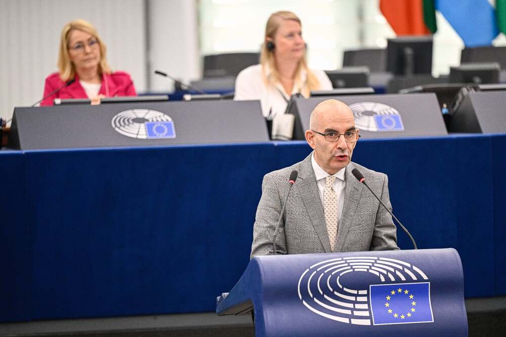 Петър Волгин пред ЕП: Мълчи се за гоненията на духовниците от Украинската православна църква