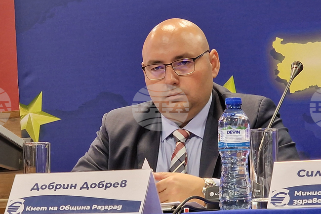 Преминаването към единната европейска валута е наша споделена цел, каза кметът на Разград Добрин Добрев