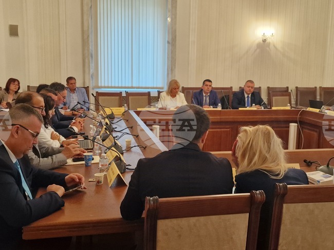Parliamentary Anti-corruption Committee Adopts First Reading Amendments to Public Enterprises Act