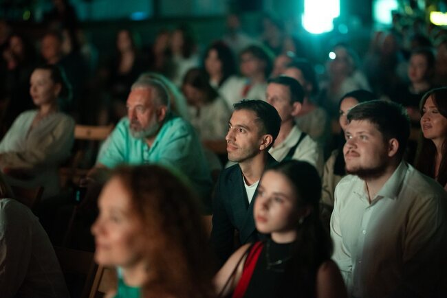Филми за войната, които привличат вниманието на чуждестранната публика, бяха обсъдени на Международния фестивал „ОКО“ в Киев