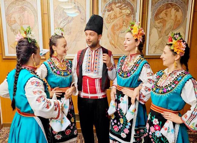 Танцьорите от Ансамбъл „Българи“ от Прага ще вземат участие днес в Мултикултурния фестивал „Вяра, надежда, любов и мъдрост“