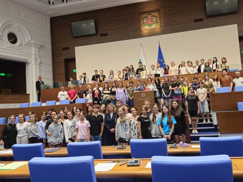 Children from Bulgarian Community in Moldova Meet with Bulgarian National Assembly Chair