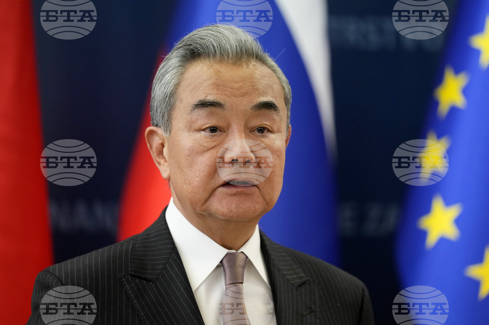 Китайският външен министър призова да се „сложи край“ на търговските войни