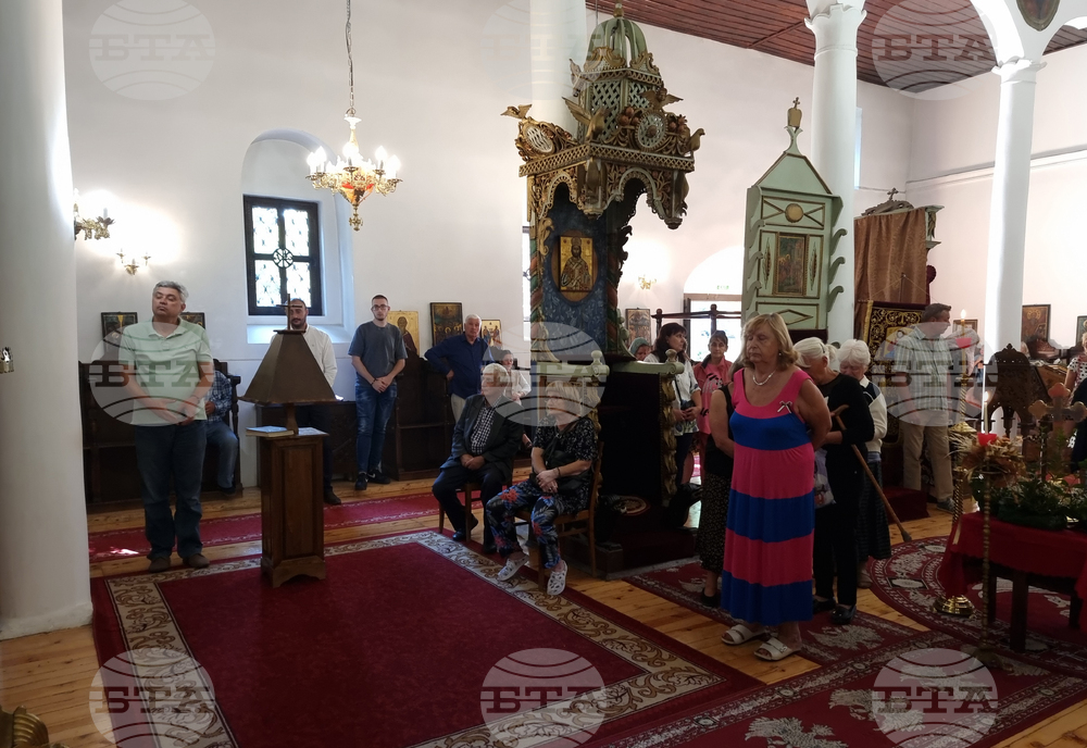 Кюстендил - храм „Свети вмчк Димитър Солунски“ - архиерейска света литургия