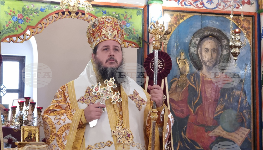 Кюстендил - храм „Свети вмчк Димитър Солунски“ - архиерейска света литургия