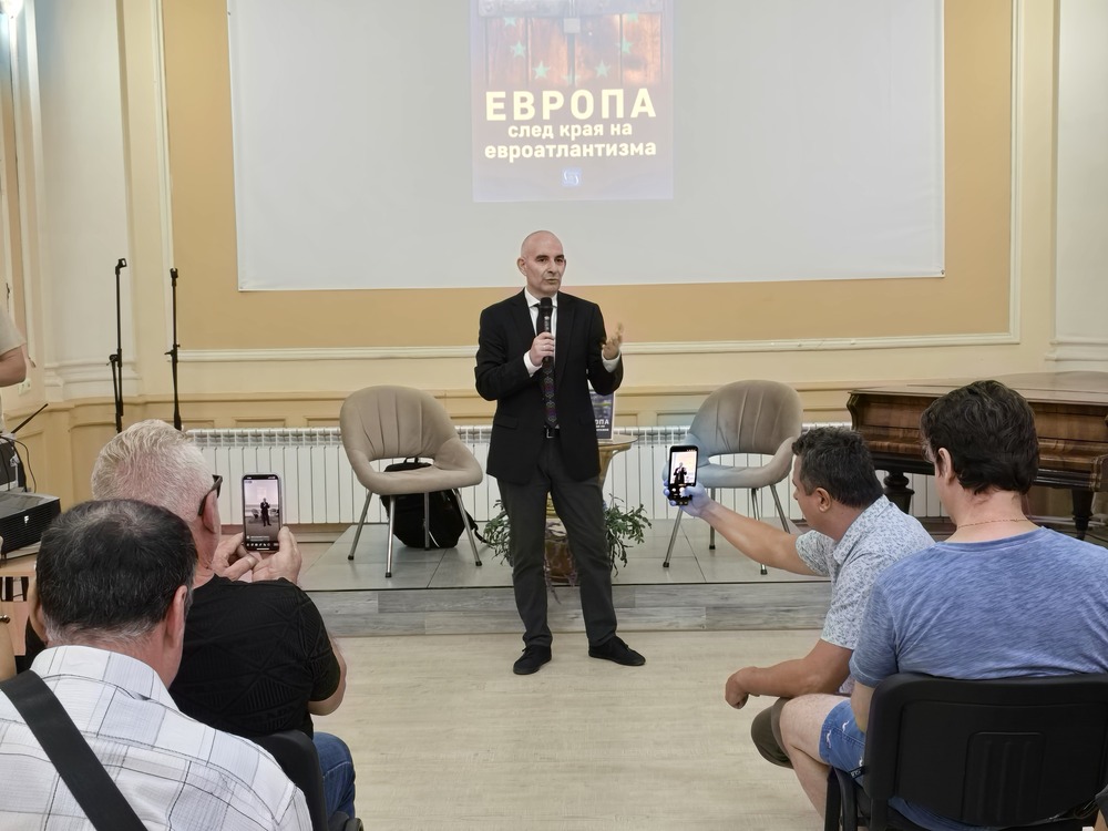 Петър Волгин пред симпатизанти в Русе: Наблюдаваме НАТОвизиране на ЕС