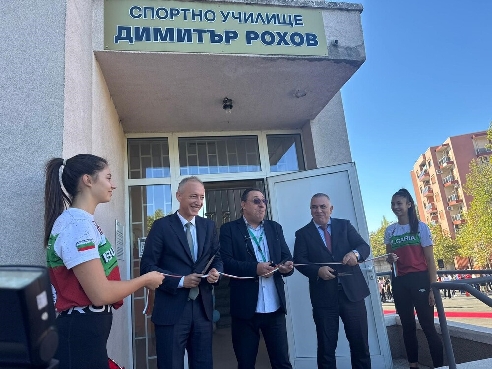 МОН: Близо 700 проекта за училищни STEM кабинети се финализират в цялата страна