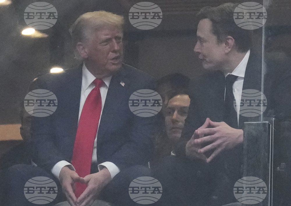 Тръмп казва, че харесва Мъск, но съжалява за "много глупавия" момент в живота му