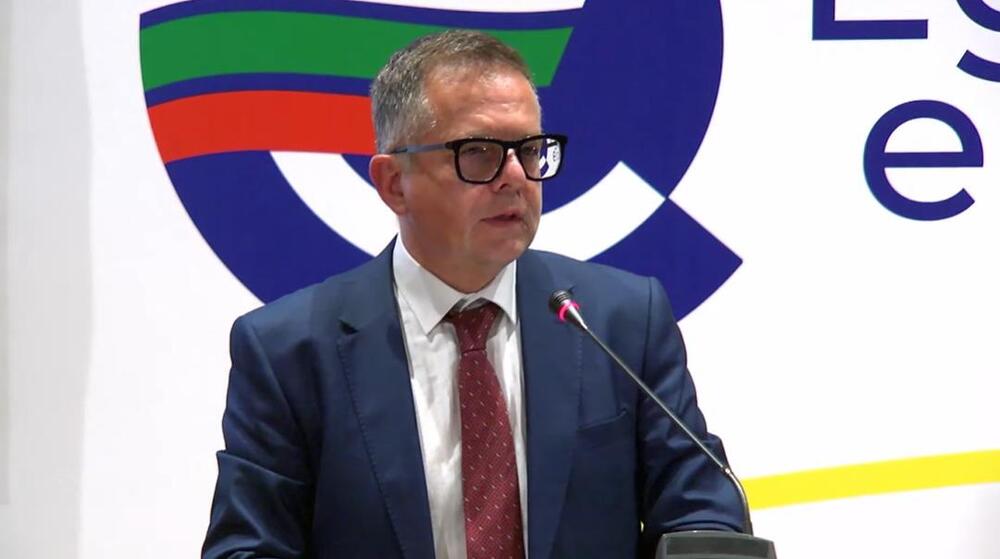 Зам.-министър Барбалов: Защитата на потребителите е водещ приоритет при въвеждането на еврото
