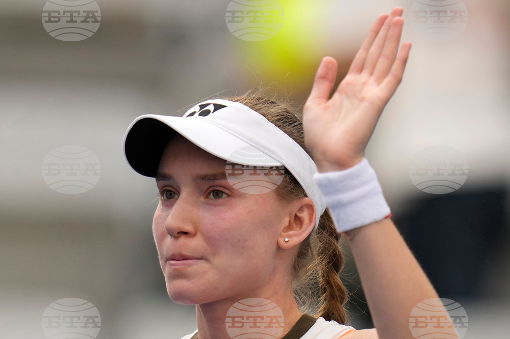 Елена Рибакина се класира за Финалите на УТА за трета поредна година, след като достигна до полуфиналите на турнира в Токио, Белинда Бенчич също записа успех