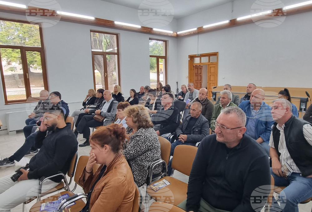 Плащания с ПОС терминал, връщане на ресто, превалутиране на фактури бяха сред обсъдените въпроси на срещи в Генерал Тошево, Котел, Червен бряг и Сапарева Баня