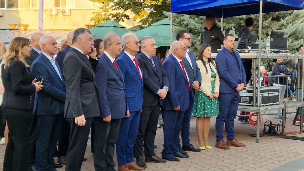 Стефан Радев беше сред гостите на празника на Карнобат