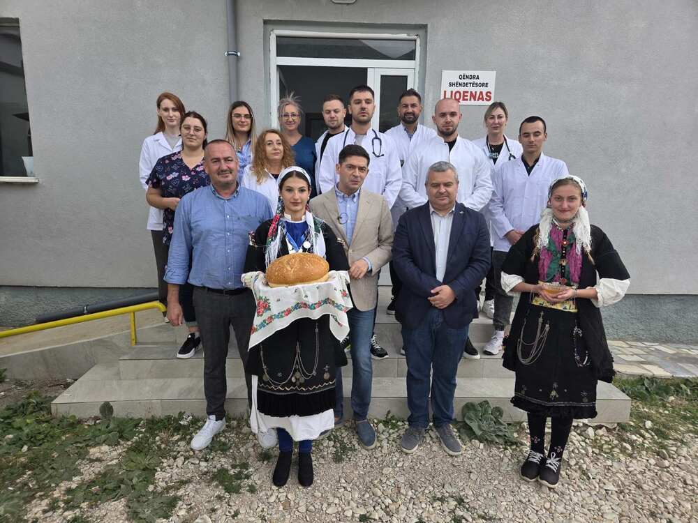 Лекари от България преглеждат безплатно наши сънародници в Мала Преспа, Албания