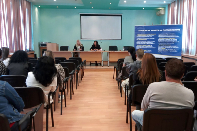 Темите за двойното обозначаване на цените и правилата за въвеждане на еврото бяха обсъдени на среща в Дългопол